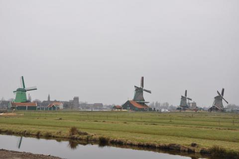 LES MOULINS DE HOLLANDE Westzaan et Zaandam